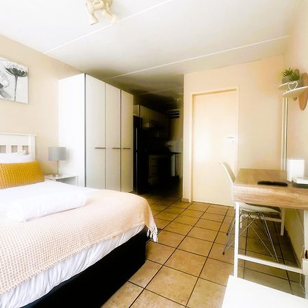 Smart And Cozy Studio With Netflix And Showmax Pretoria-Noord Exteriér fotografie